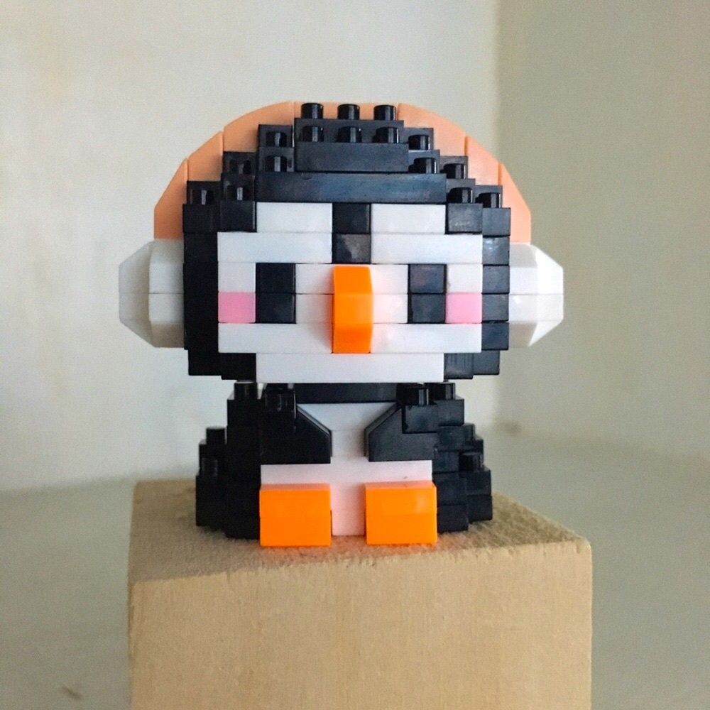 LP Cute Mini Building Blocks Animal Collectible Figurine ASSEMBLED | PENGUIN